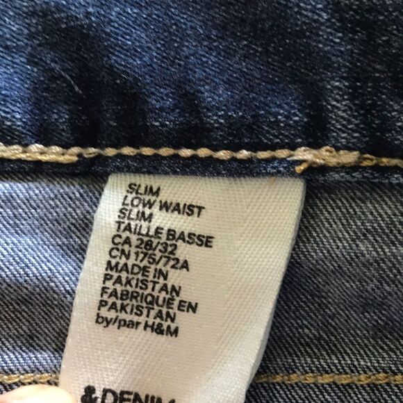 H and M denim ripped jeans 👖 - Picture 4 of 5